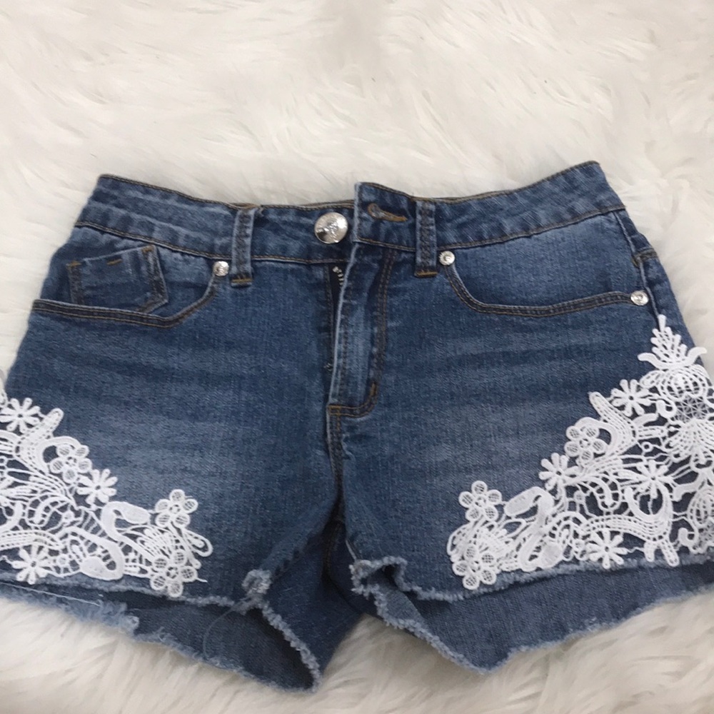Lace embroidered medium washed jean shorts